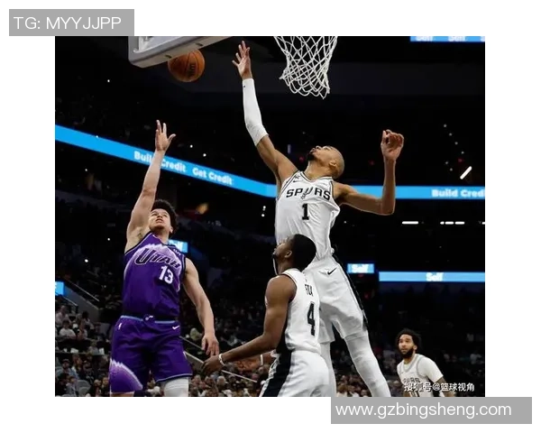 文班亚马场均20分10篮板3盖帽表现出色新秀奖争夺战已无悬念