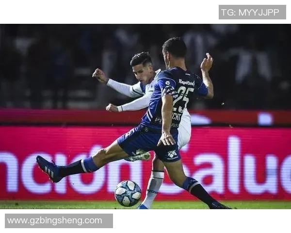 亚自由与飓风进球网的精彩对决分析与战术探讨