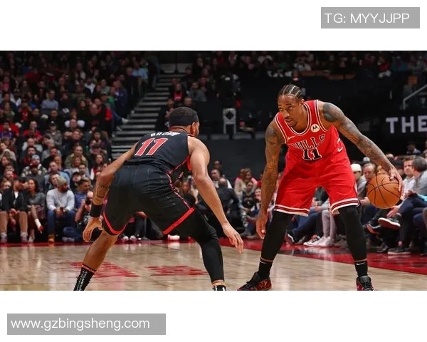 公牛与猛龙激战正酣黑白直播带你领略精彩瞬间