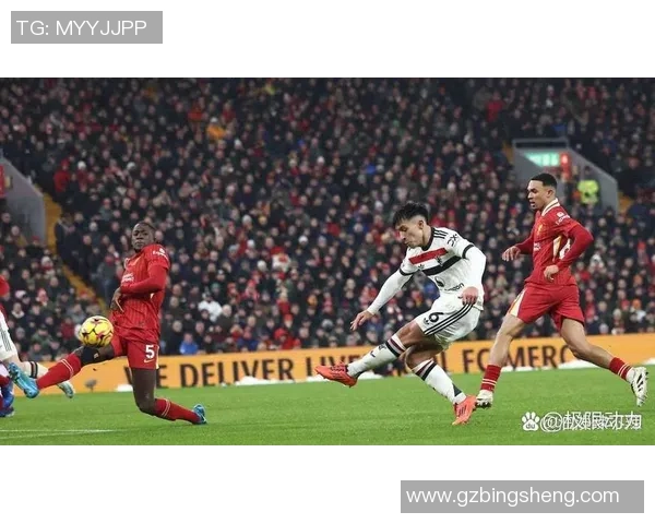 曼联与利物浦对决比分预测分析及双方近期状态评估